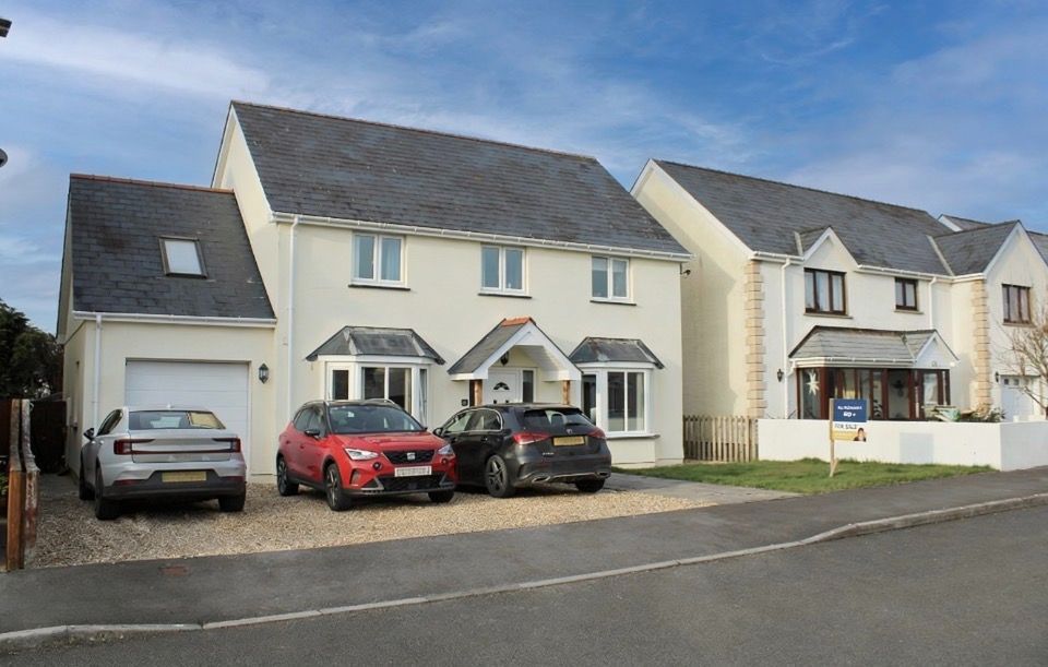 Property photo 1 of 32