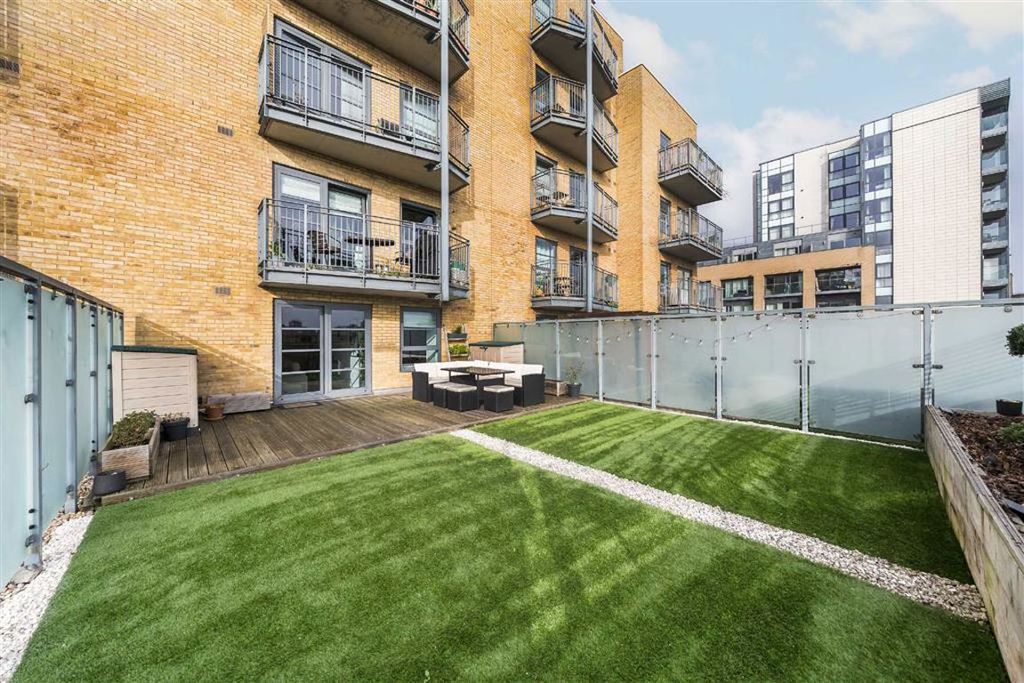 Property photo 1 of 9