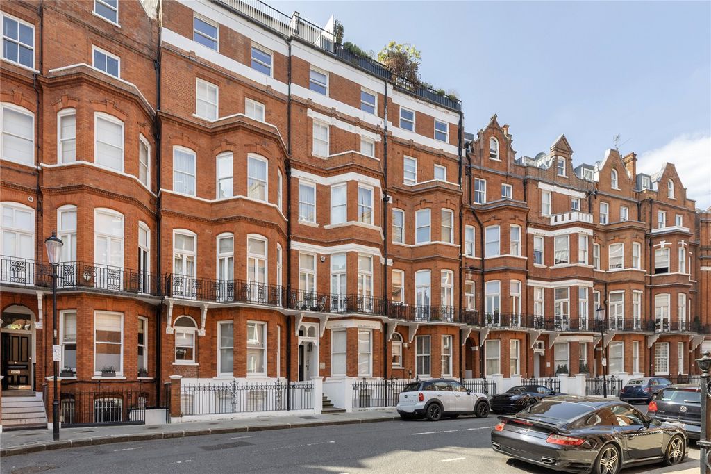 Property photo 2 of 9 Egerton Gardens