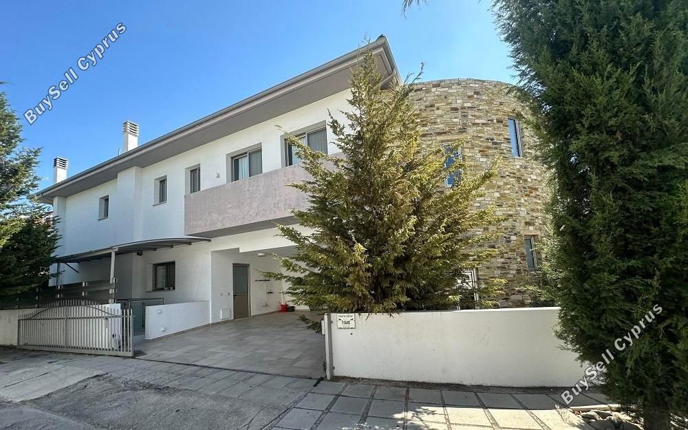 Property photo 1 of 2