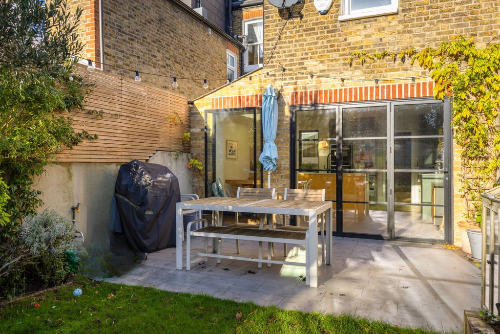 Property photo 3 of 15