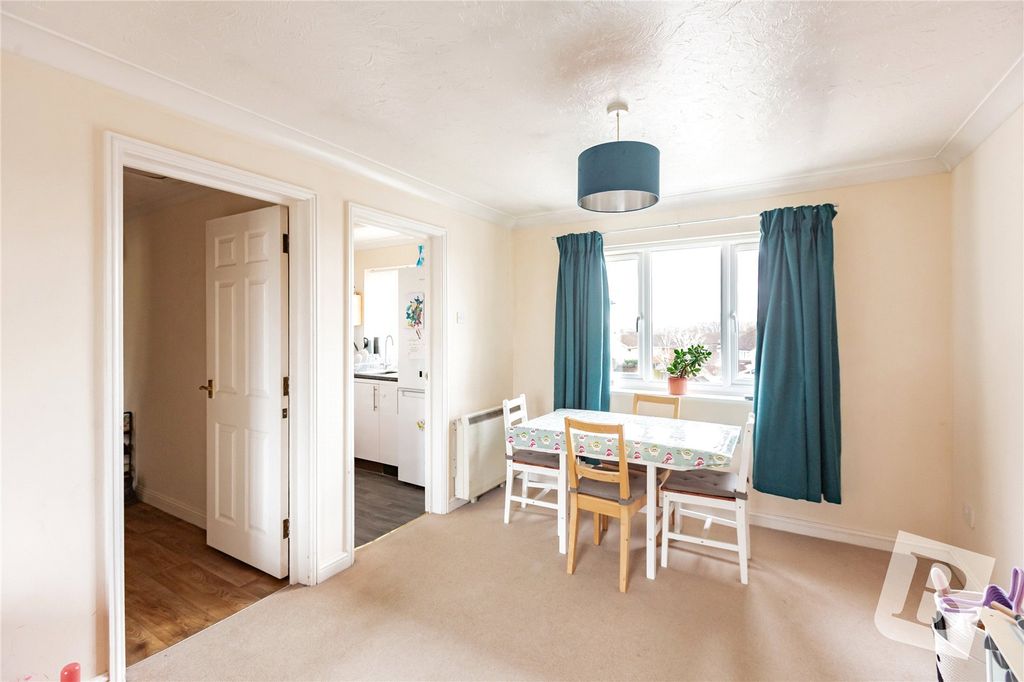 Property photo 3 of 14 Lounge/Diner