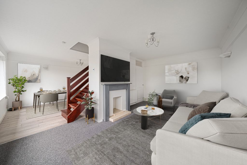 Property photo 2 of 18 4404362