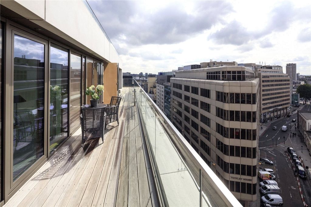 Property photo 2 of 11 Picture No. 21