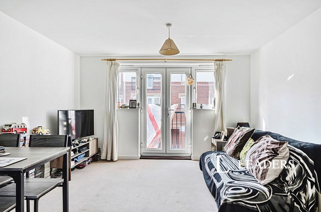 Property photo 2 of 10 Pbox-Img.Jpg