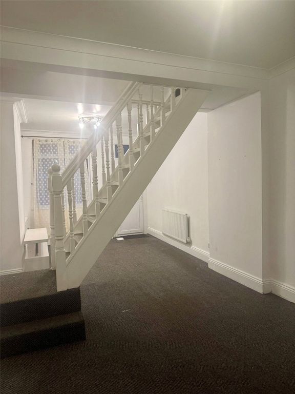 Property photo 3 of 10 Picture No. 13