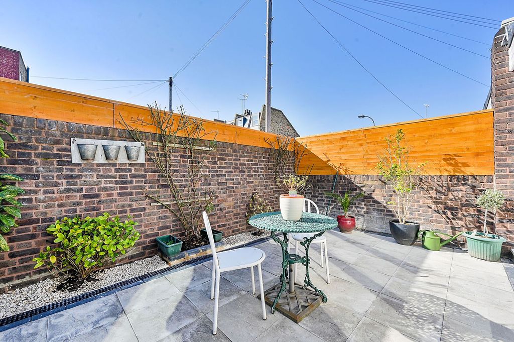 Property photo 3 of 10