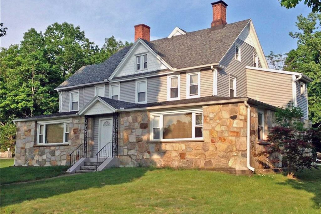 Property photo 1 of 12