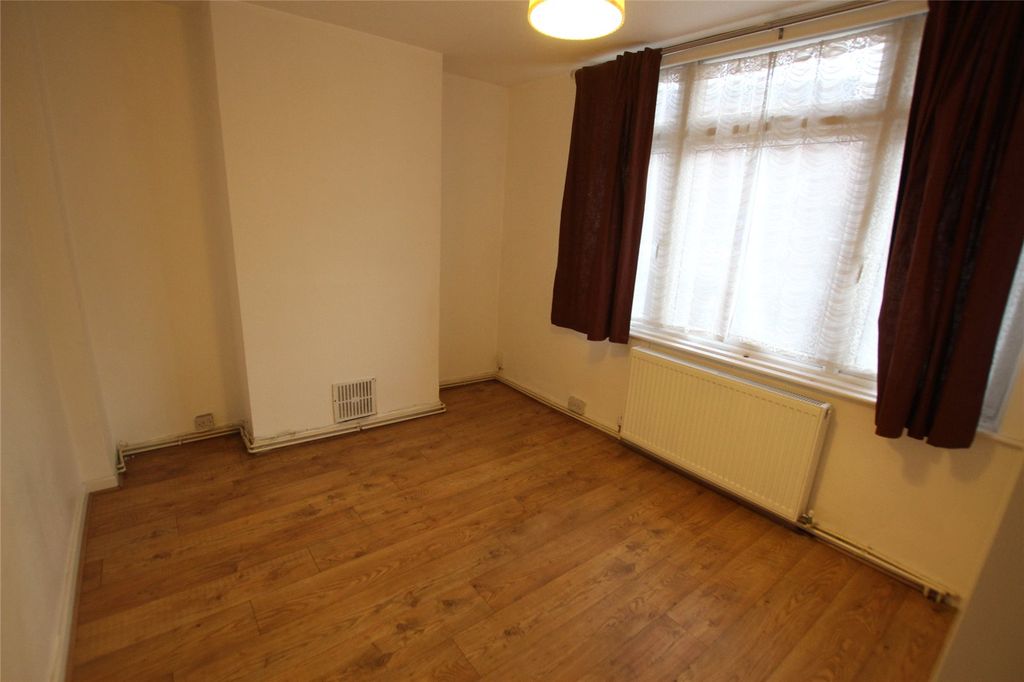 Property photo 3 of 25 Picture No. 04