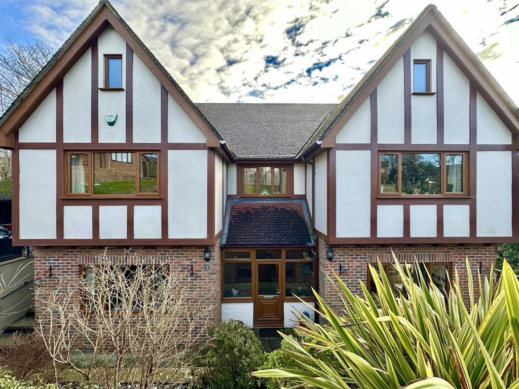 Property photo 3 of 33