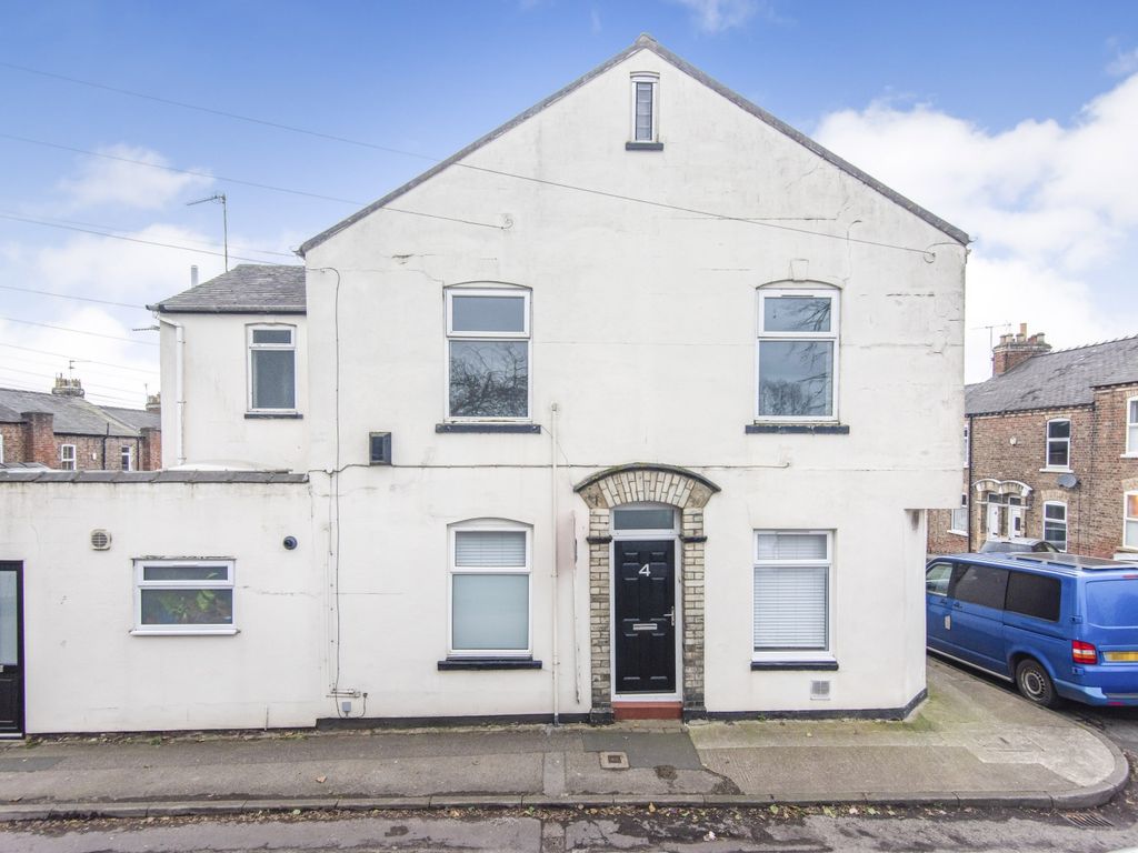 Property photo 1 of 15 Front View