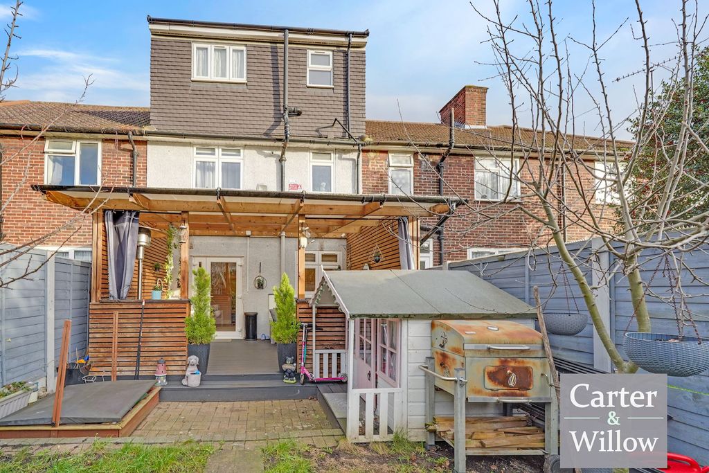 Property photo 2 of 19