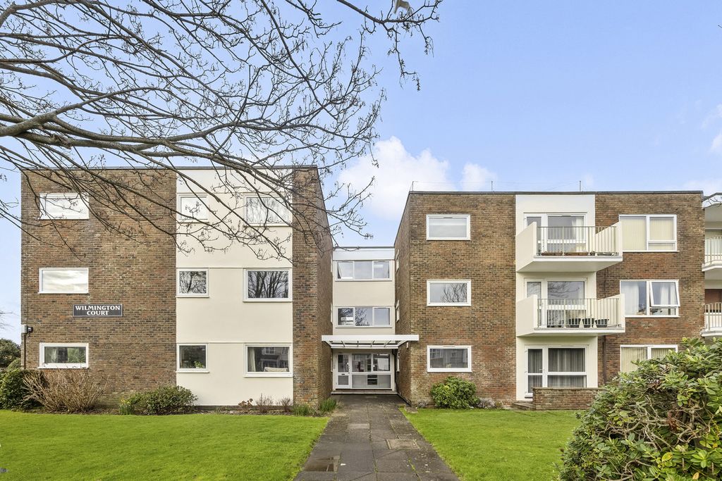 Property photo 1 of 25