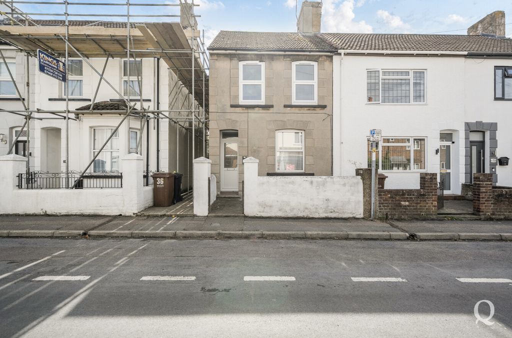 Property photo 1 of 22 61c5F8c3-8c45-4Cb...