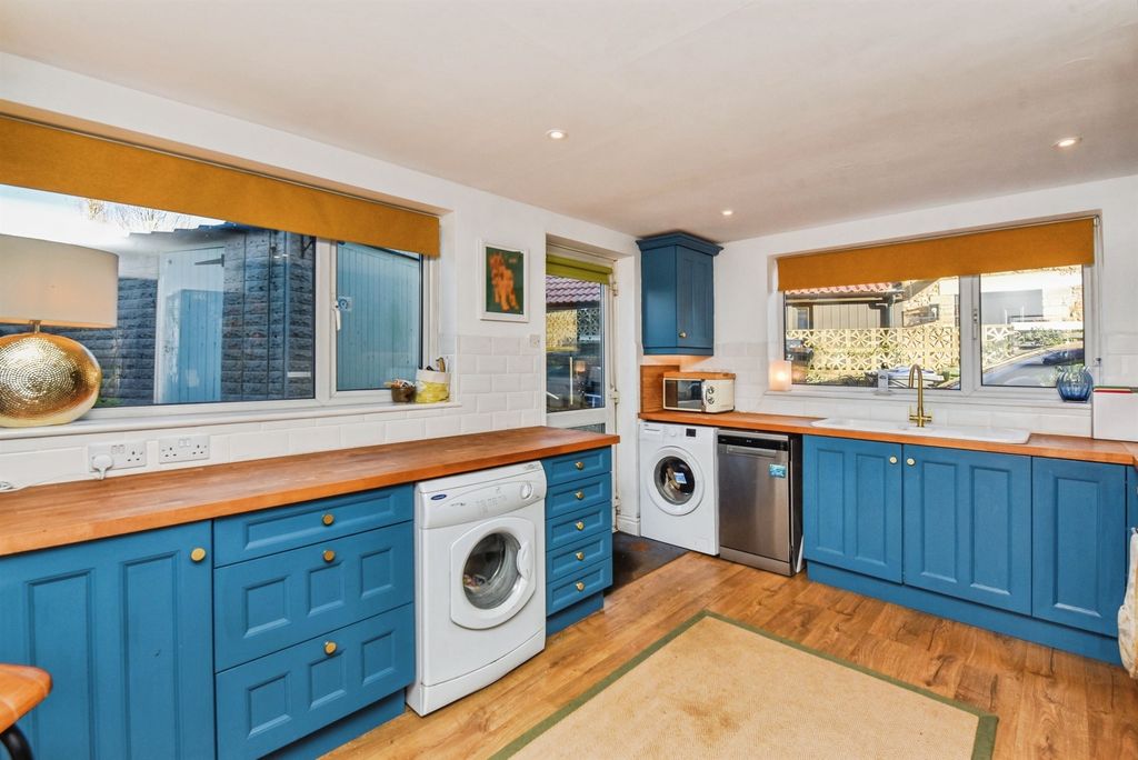 Property photo 3 of 22