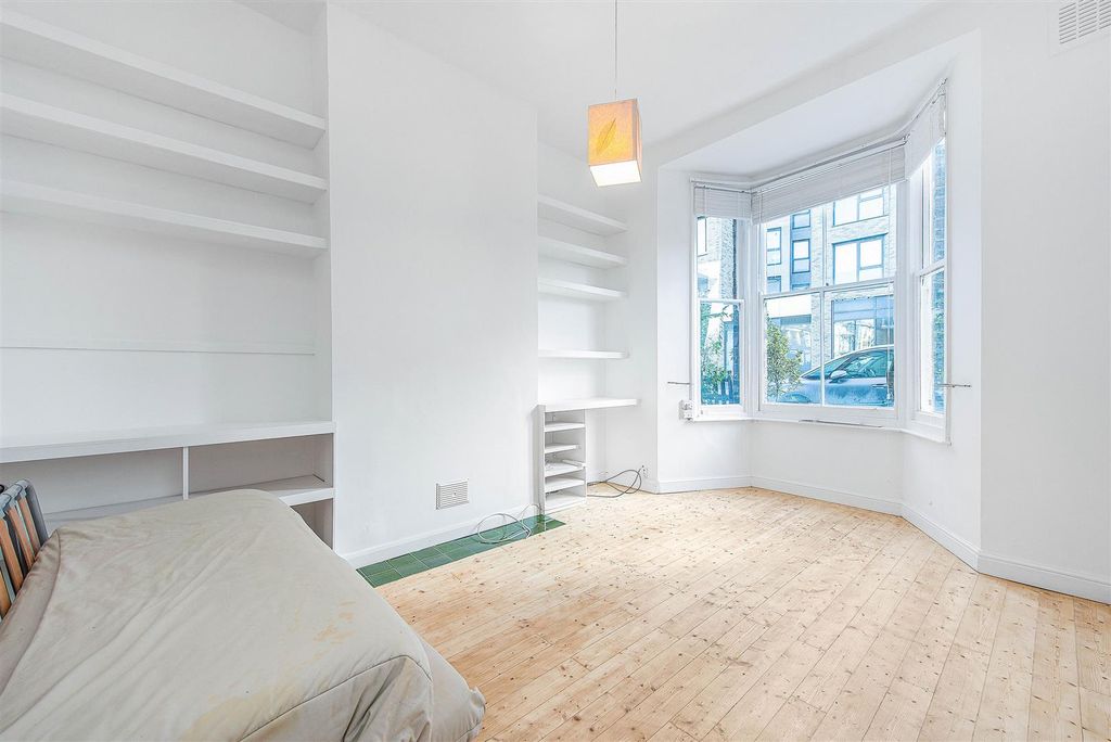 Property photo 2 of 9 31943_Davies_And_Davies_61A_Lennox_Rd_4_Lo.Jpg