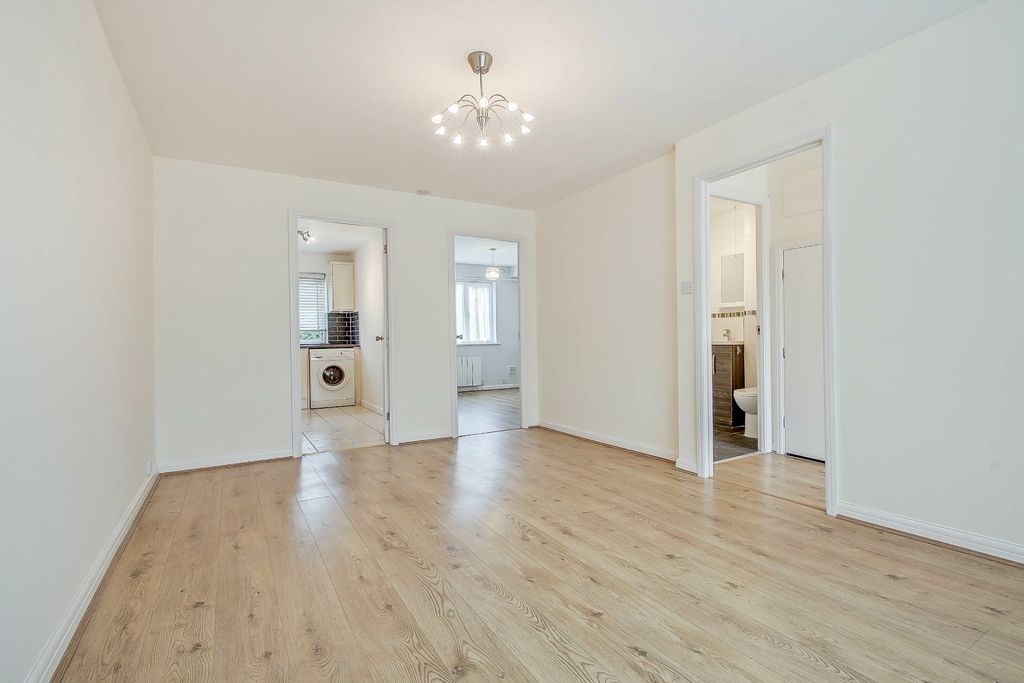 Property photo 3 of 13 5411157