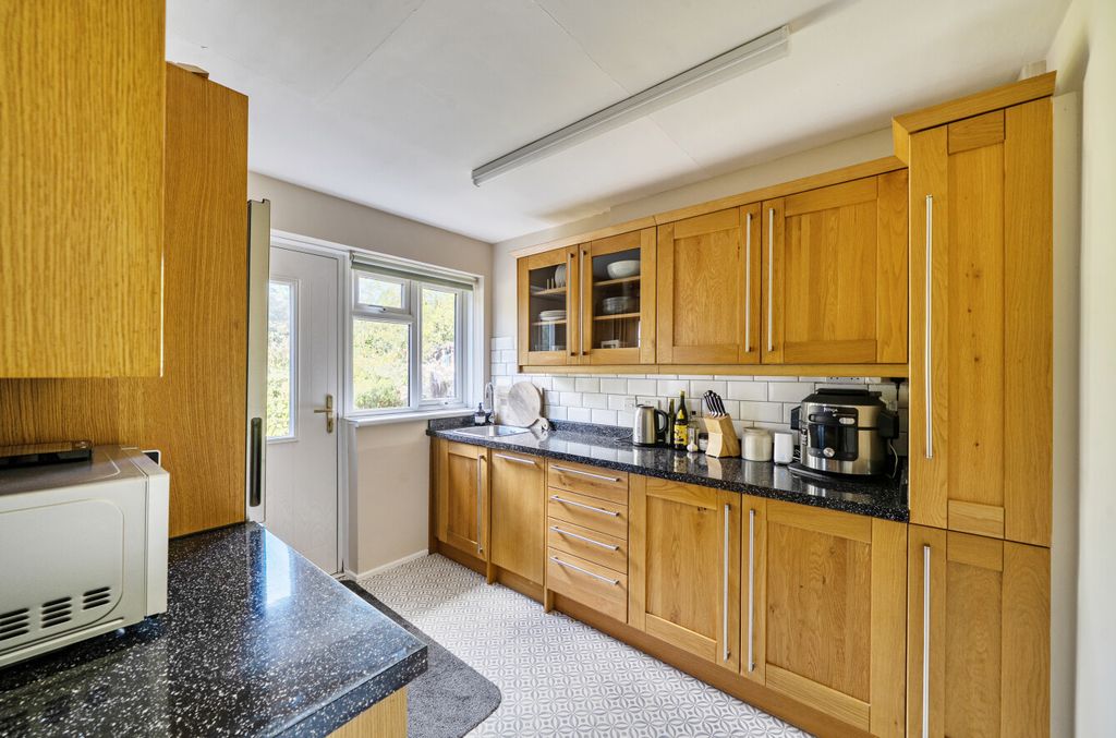 Property photo 2 of 14 Kitchen