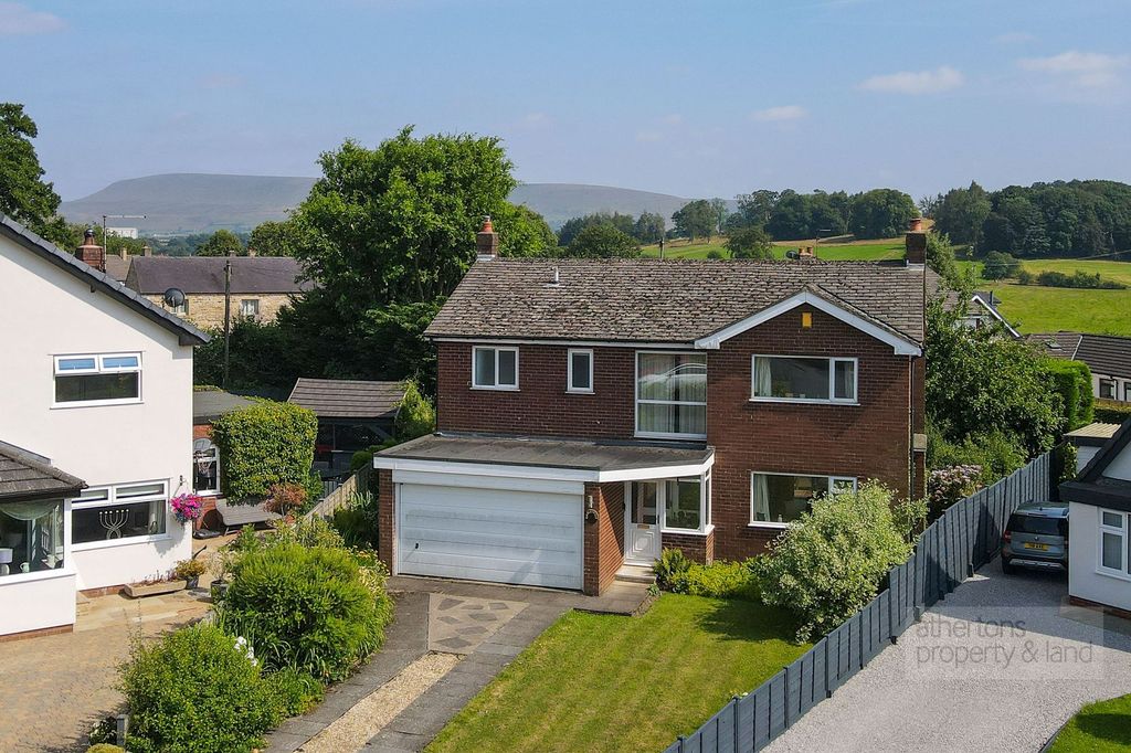 Property photo 1 of 25