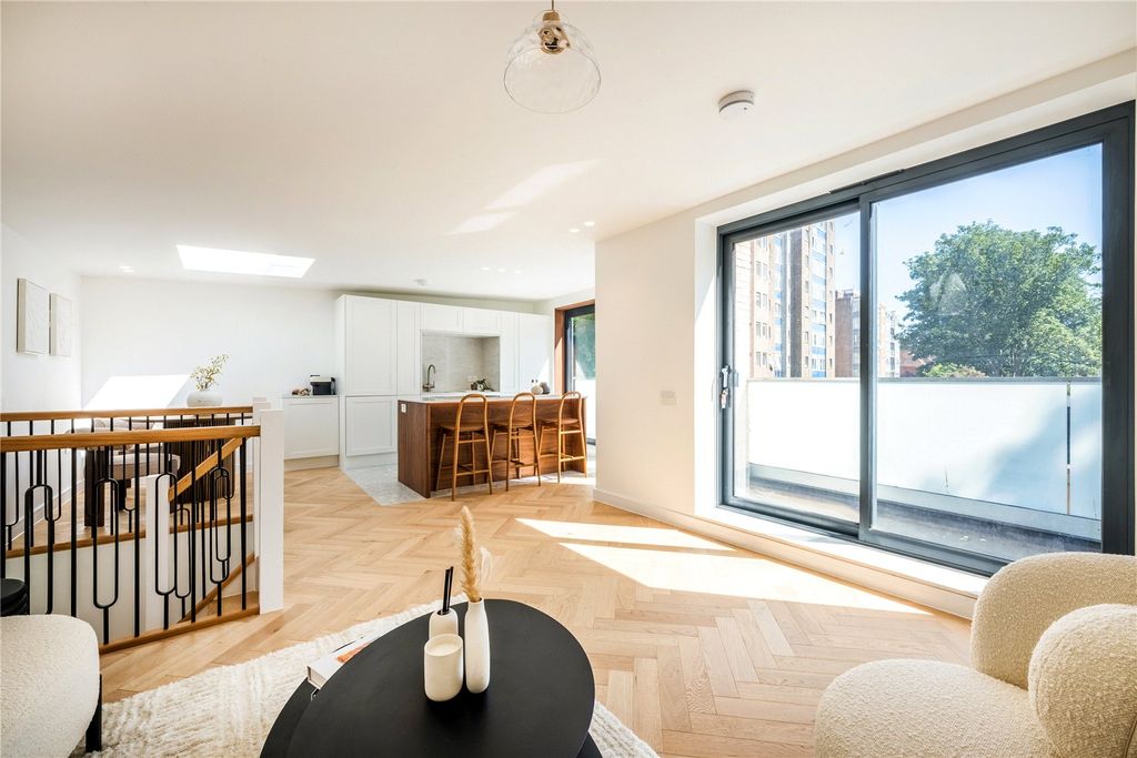 Property photo 2 of 26 Picture No. 02