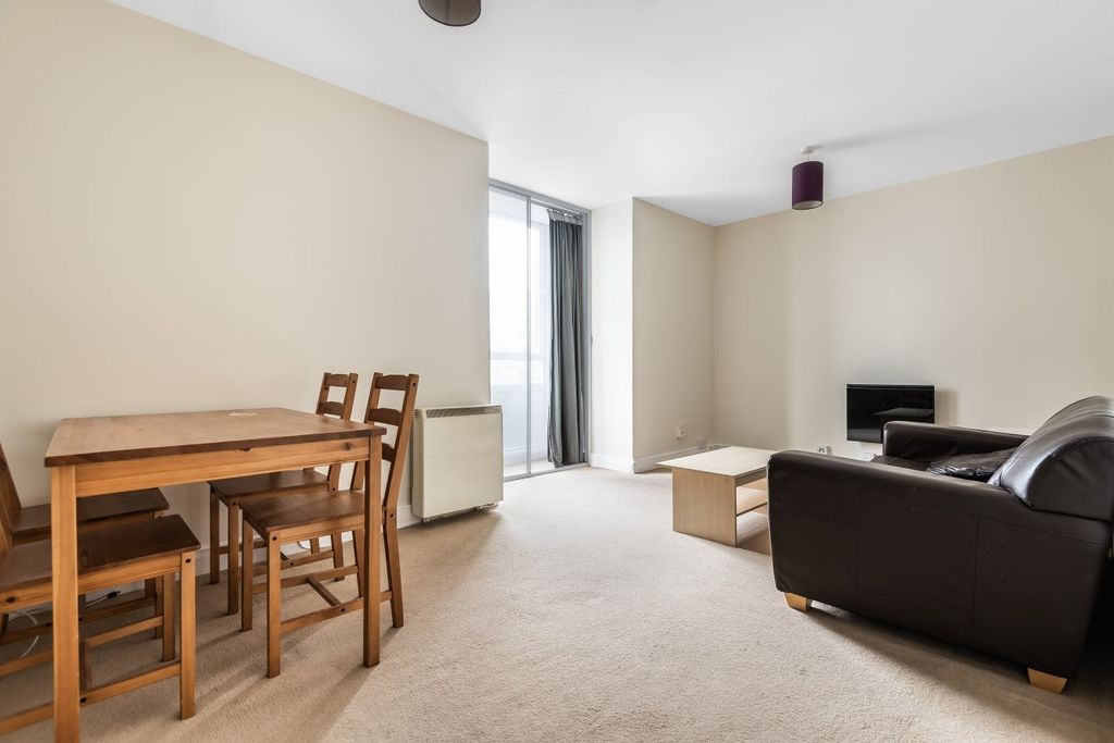 Property photo 3 of 9 Picture No. 13