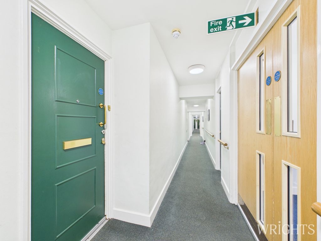 Property photo 2 of 9 Cam05659G0-Pr0100-Still006