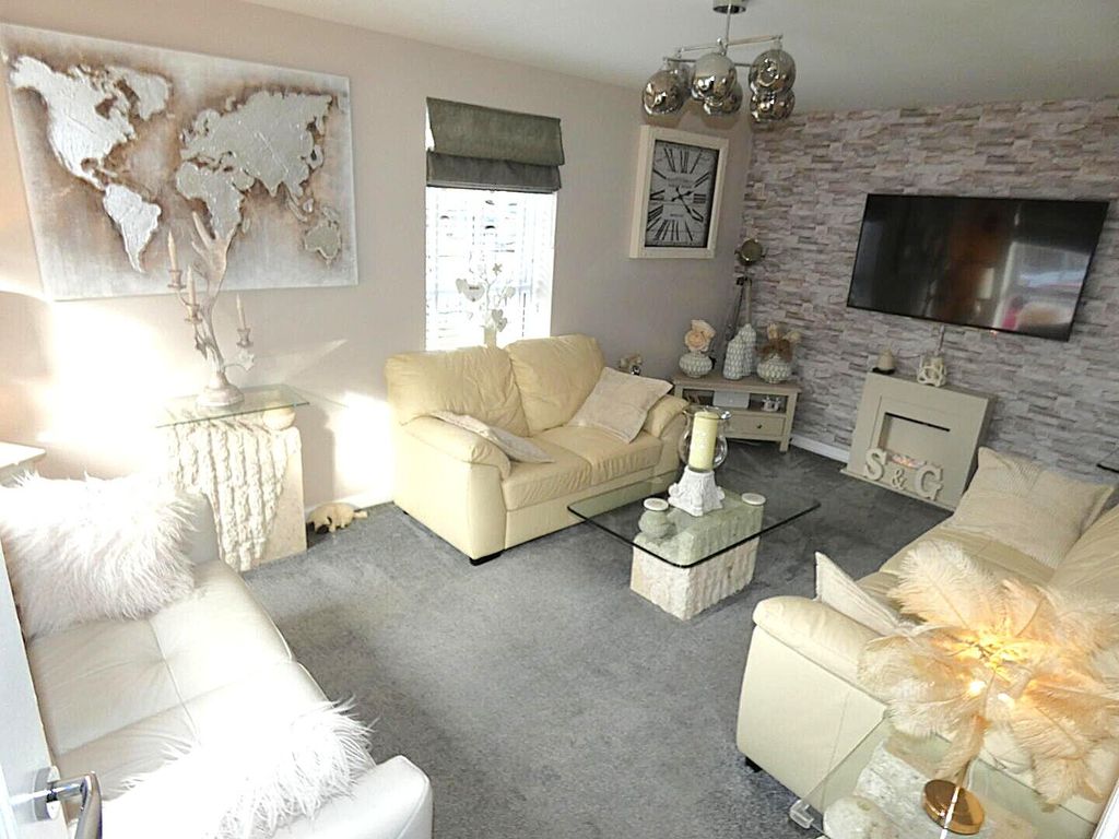 Property photo 3 of 21