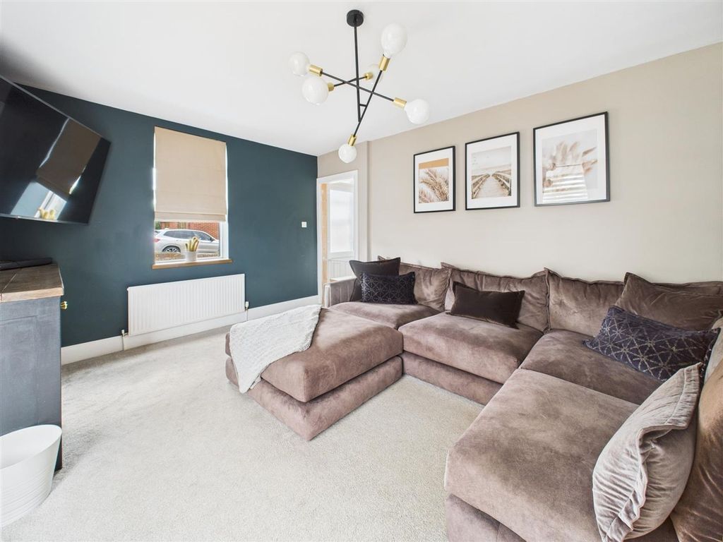 Property photo 3 of 18