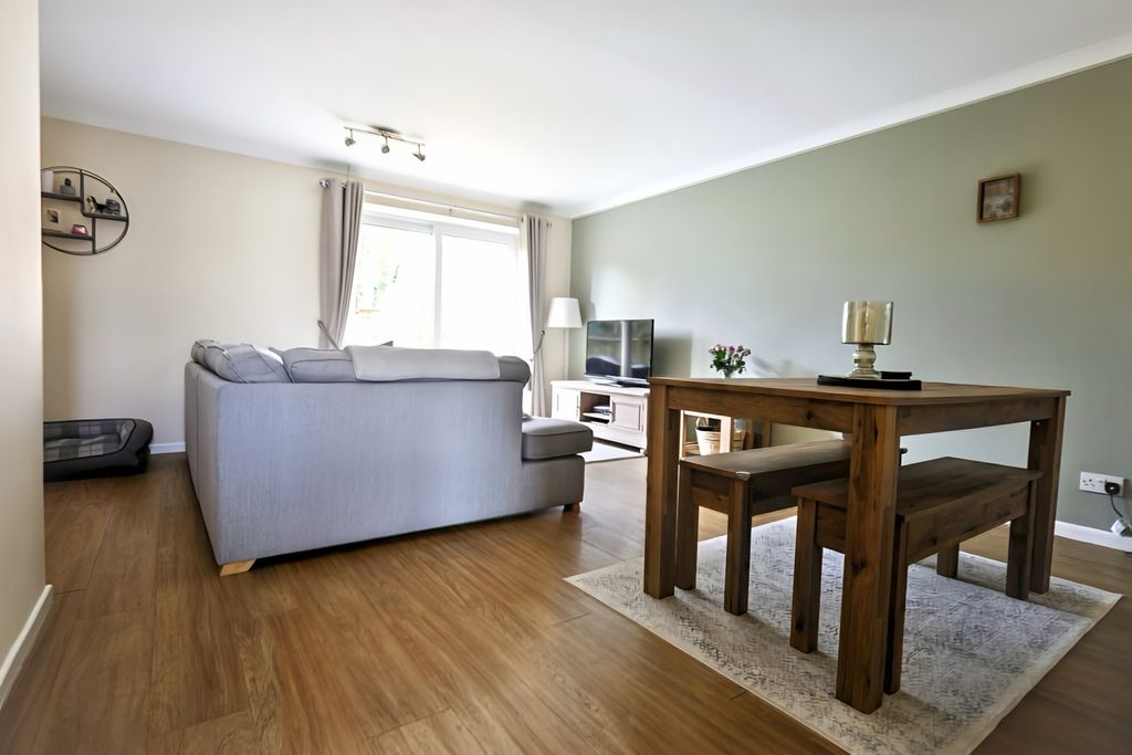 Property photo 2 of 13 Img_4771