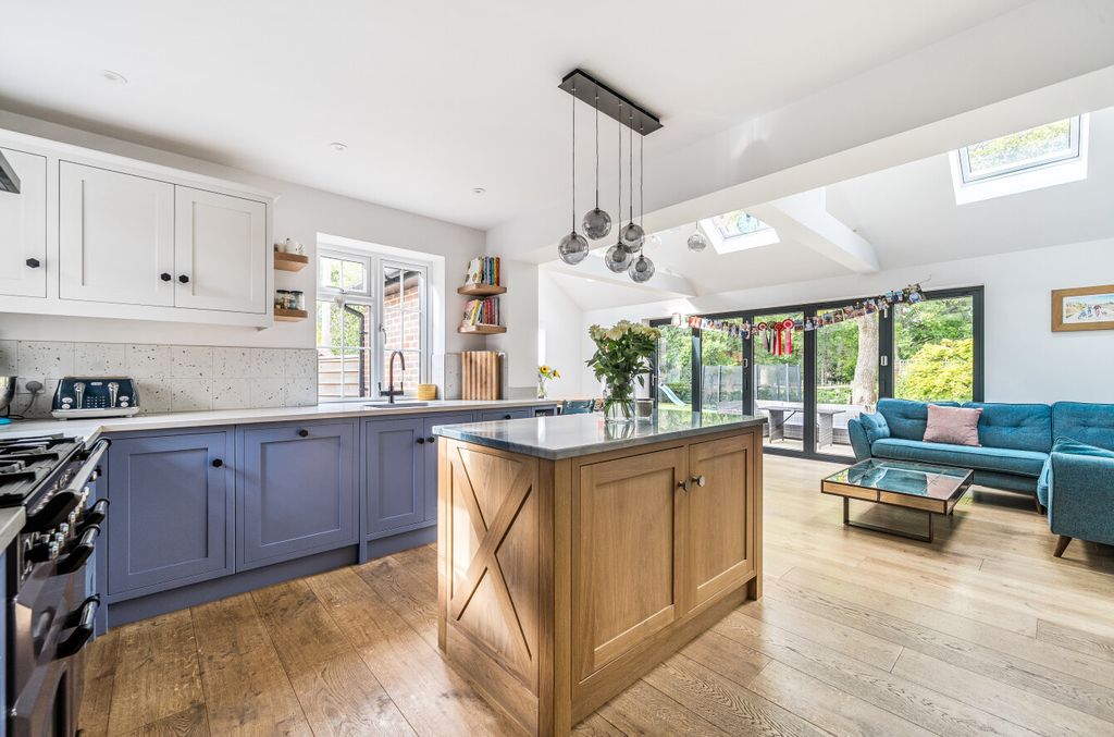 Property photo 2 of 24 1357141-17-68d2c6...