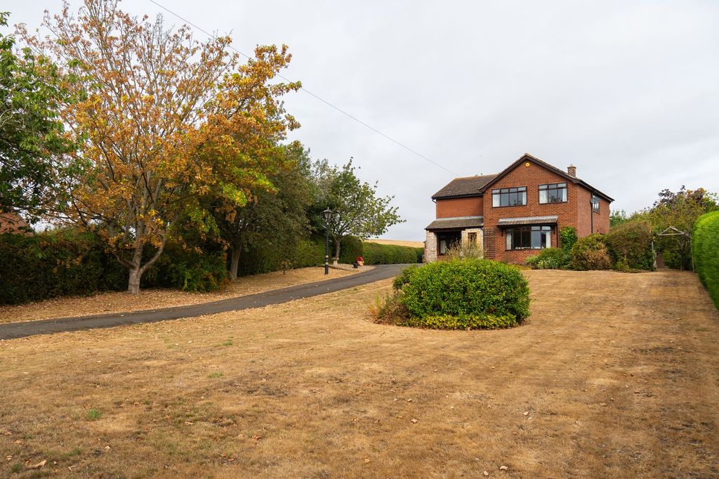 Property photo 1 of 41