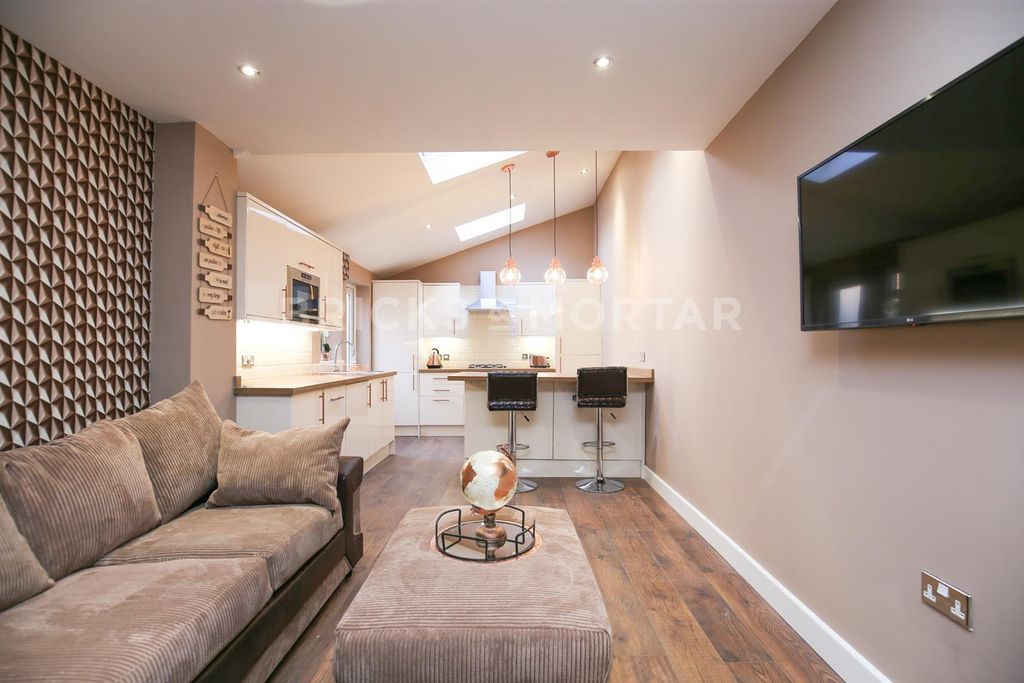 Property photo 2 of 20 U-6T8P8Hsk-Ytqukcbrjxg.Jpg