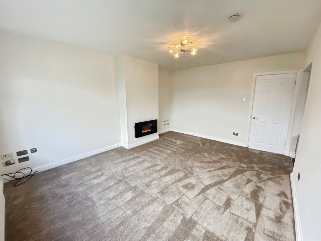 Property photo 3 of 18 Pbox-Img.Jpeg