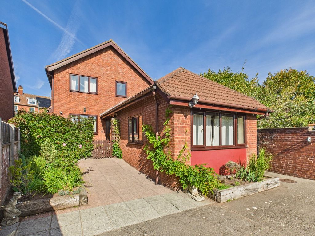 Property photo 1 of 27