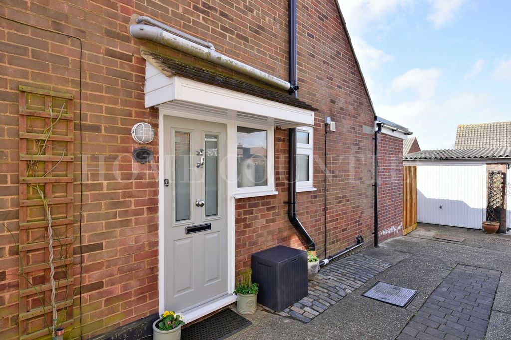 Property photo 2 of 26