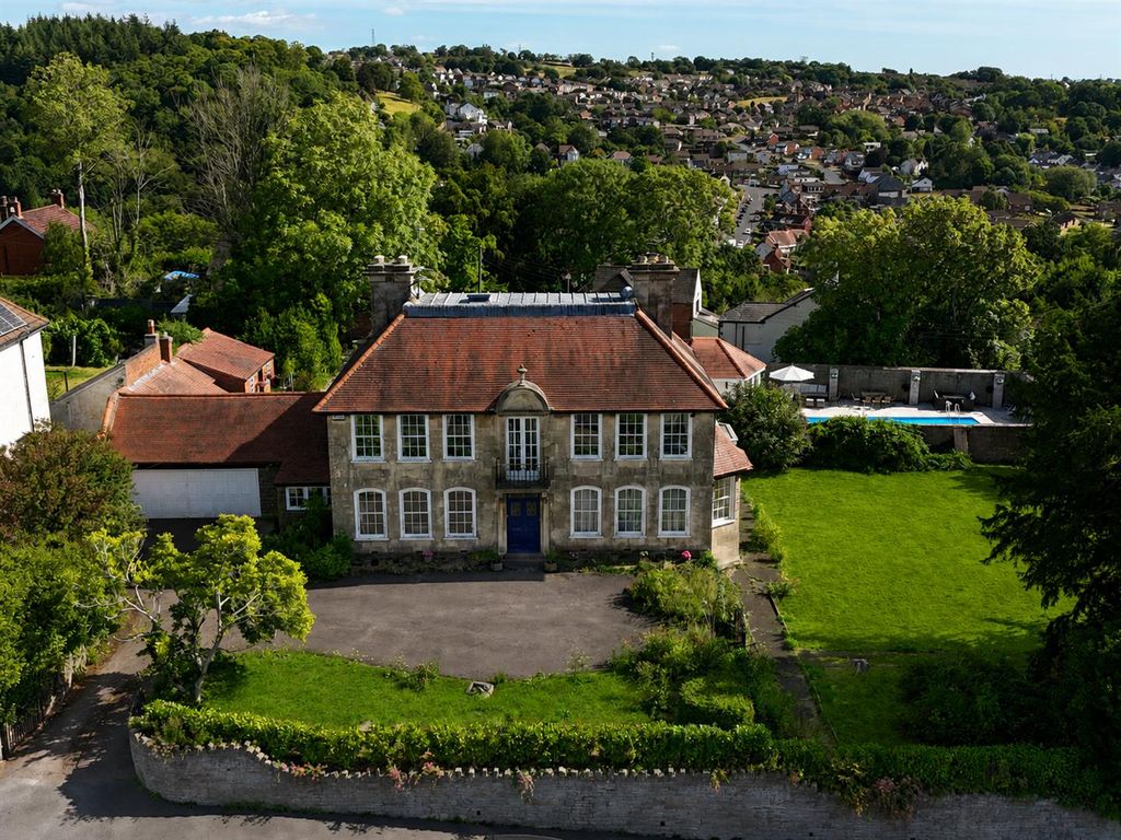Property photo 1 of 45 Uplands