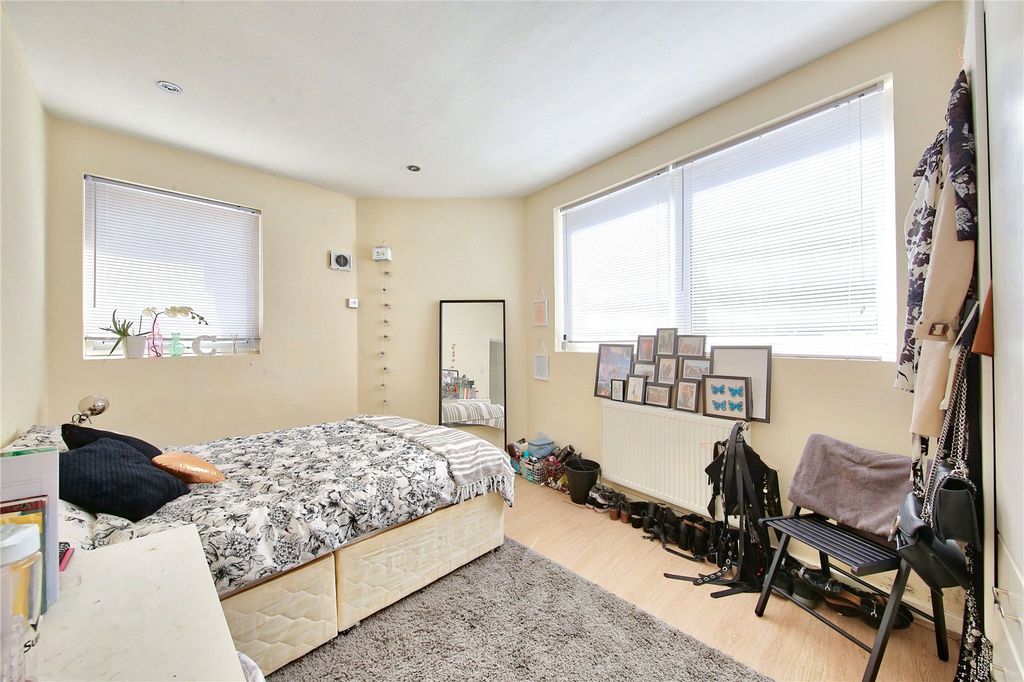 Property photo 3 of 9 Picture No. 04
