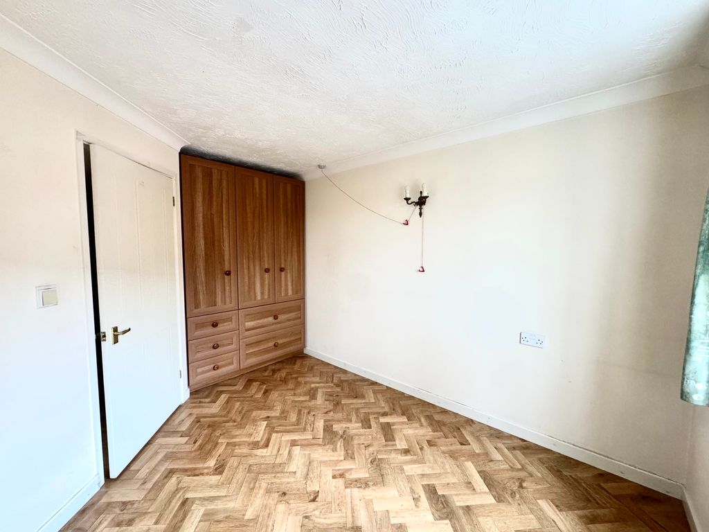 Property photo 3 of 9 Bedroom 2