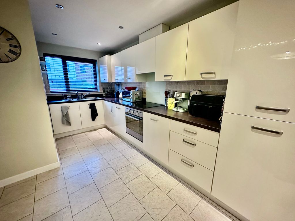 Property photo 3 of 20 Bedroom 1