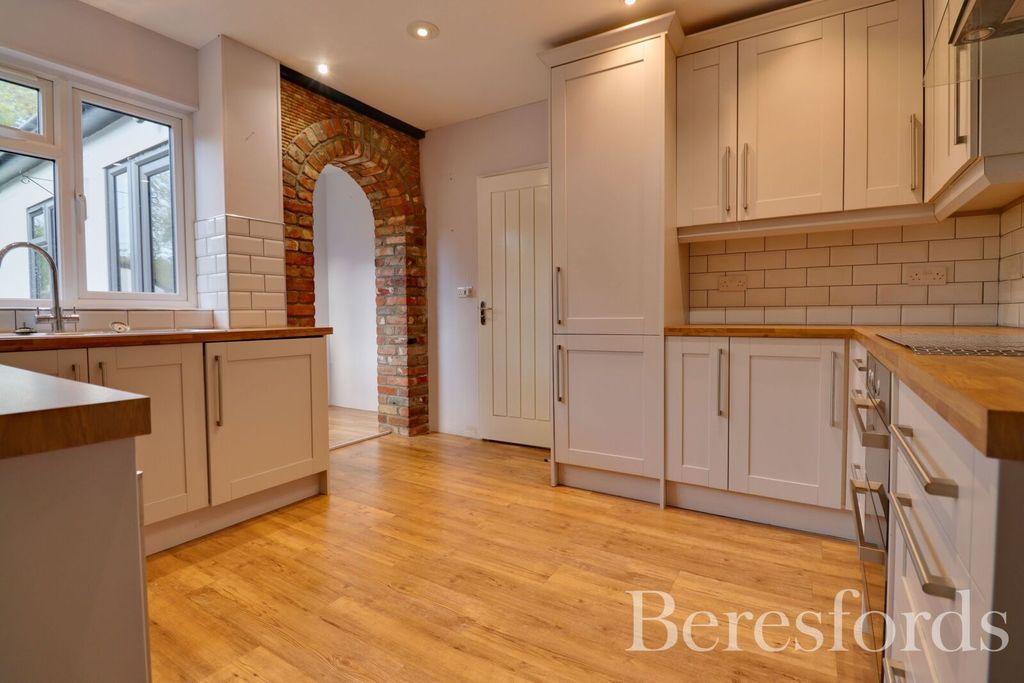 Property photo 3 of 20 Picture 3