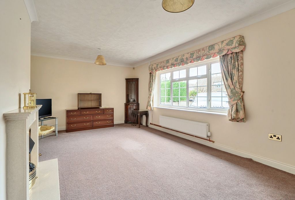 Property photo 2 of 16 1438018-19-69Cbdc...