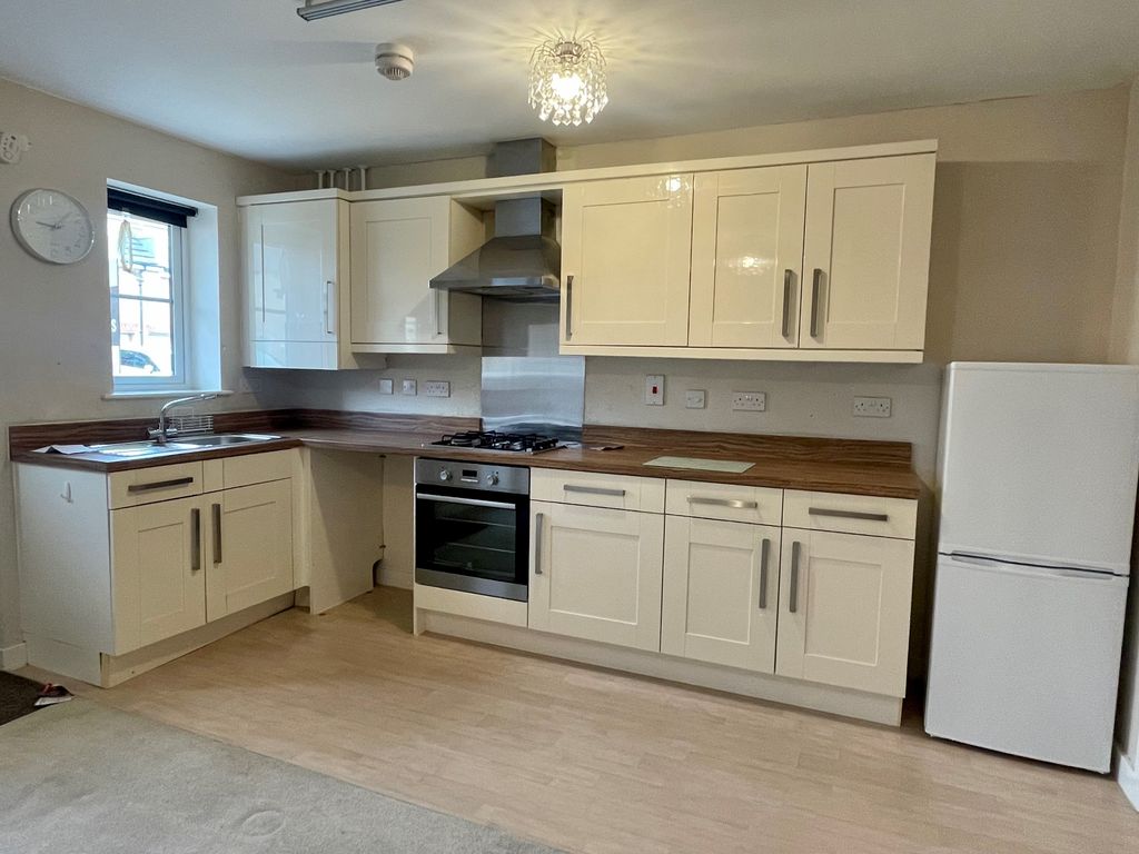 Property photo 2 of 7 Kitchen
