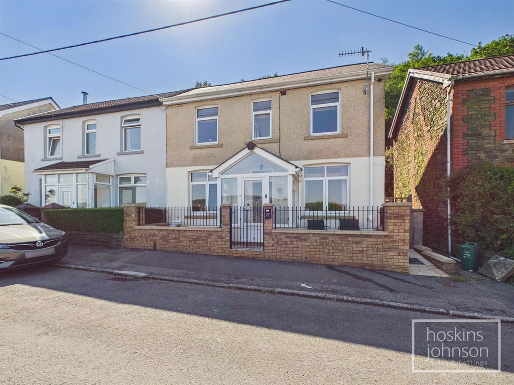 Property photo 1 of 28