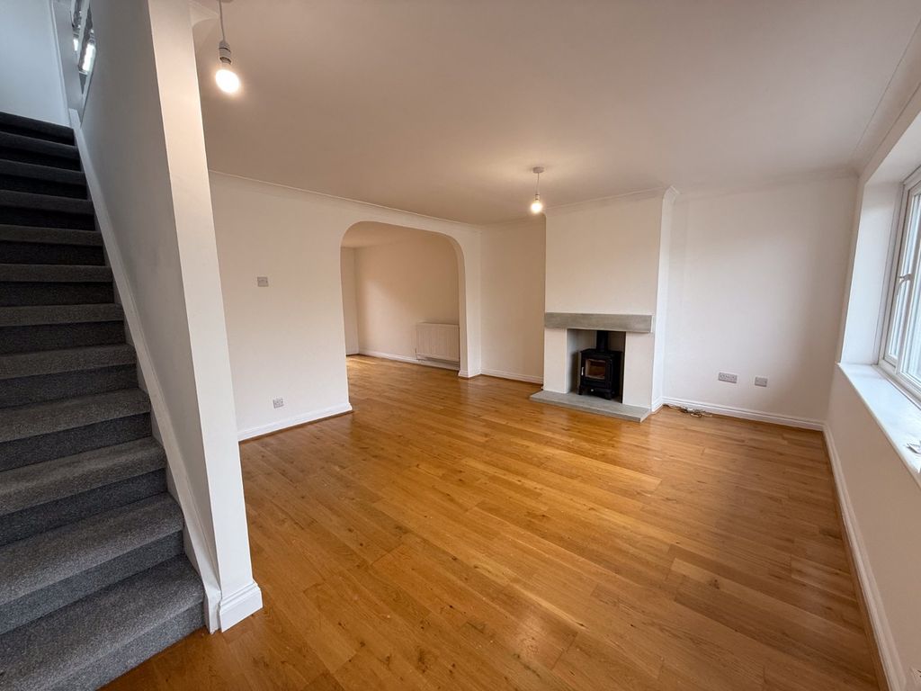 Property photo 2 of 12 Living Room