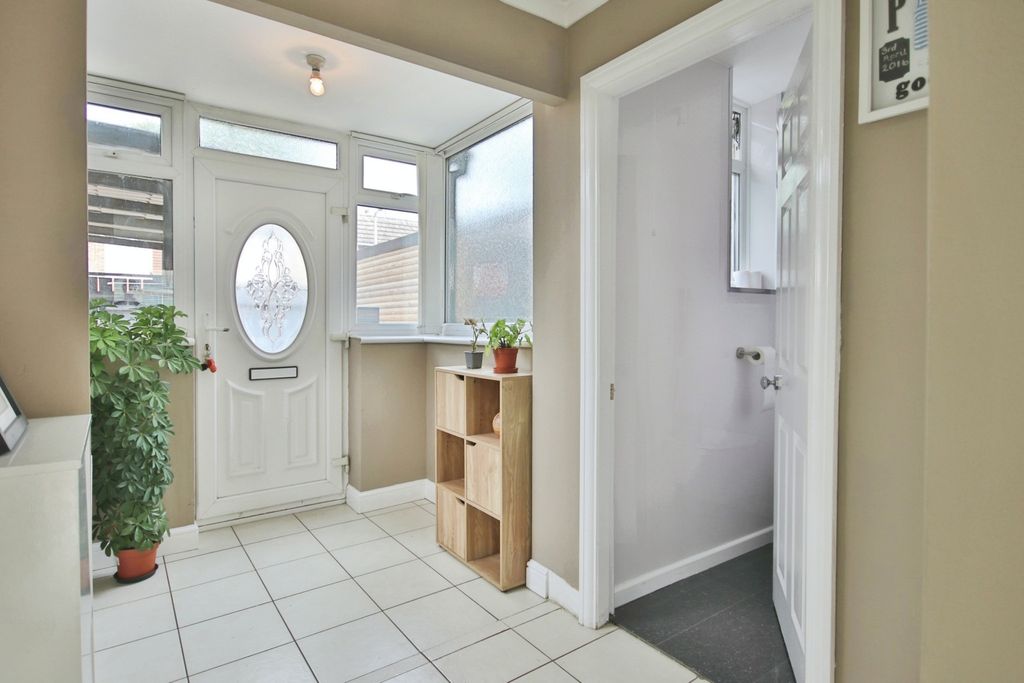 Property photo 2 of 21 4300614