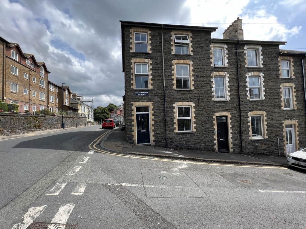 Property photo 1 of 11 Front