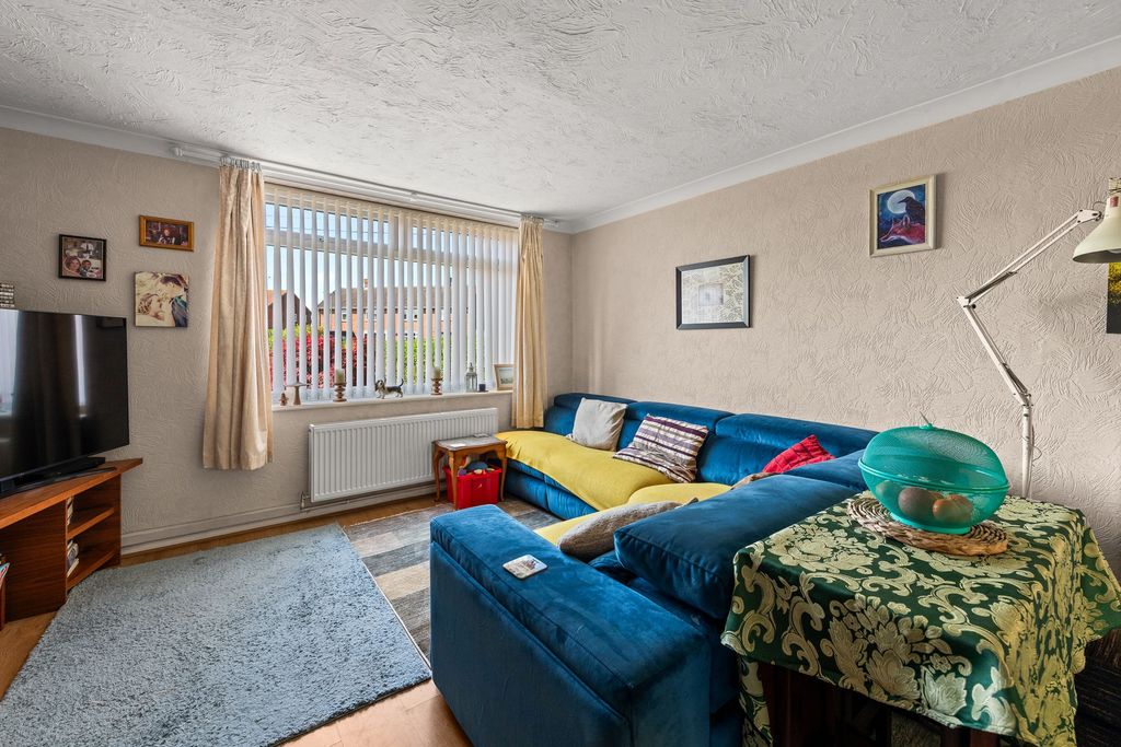 Property photo 2 of 27