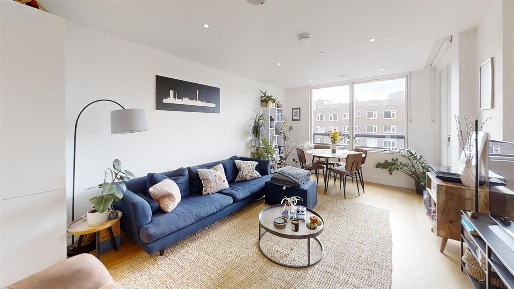 Property photo 1 of 10 121-Upper-Richmond-Road-Living-Room.Jpg