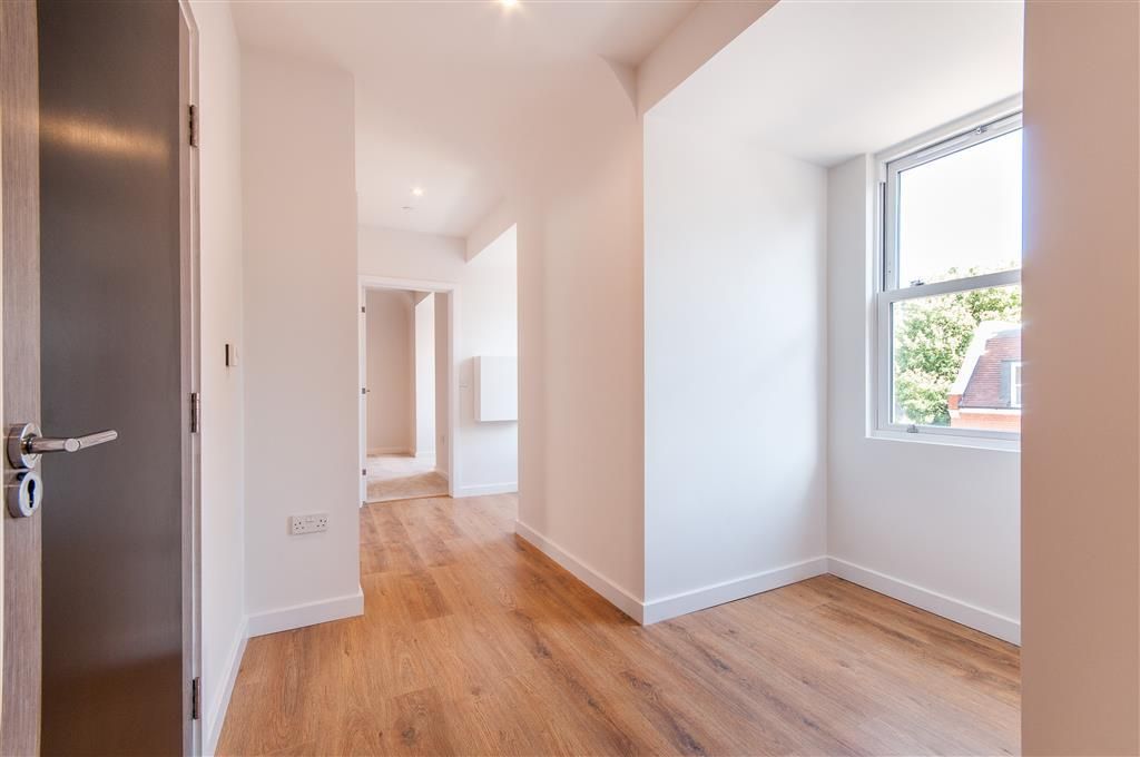 Property photo 2 of 6 Hallway