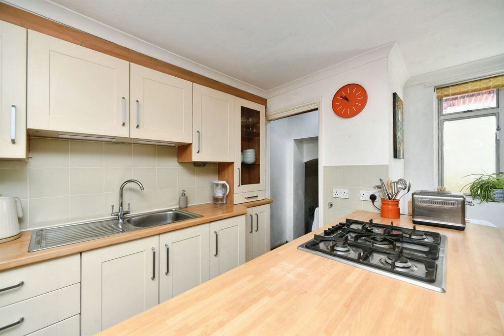 Property photo 2 of 19